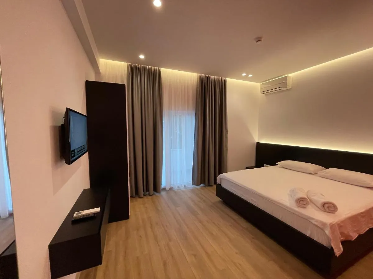 Ladi Rooms Tirana Szálloda