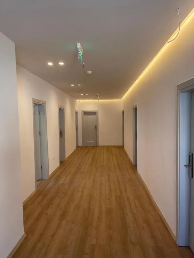 **** Szálloda Ladi Rooms Tirana Albánia