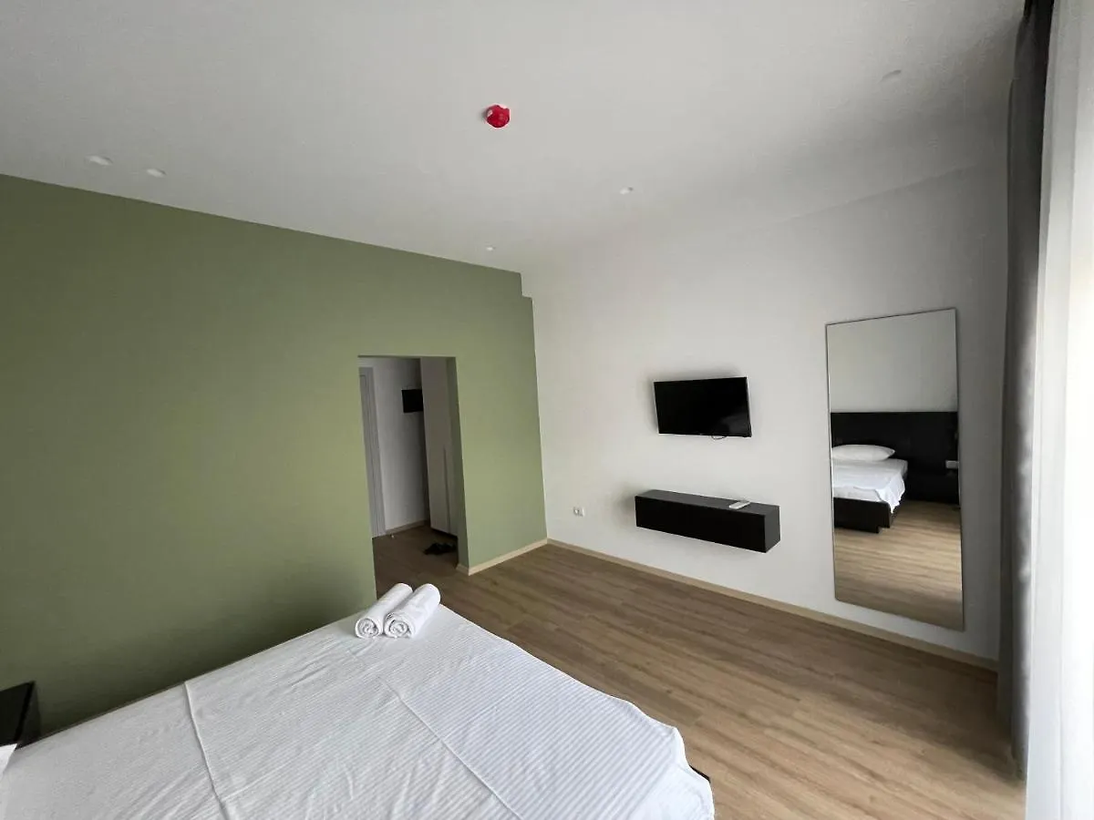 Ladi Rooms Tirana 4*,