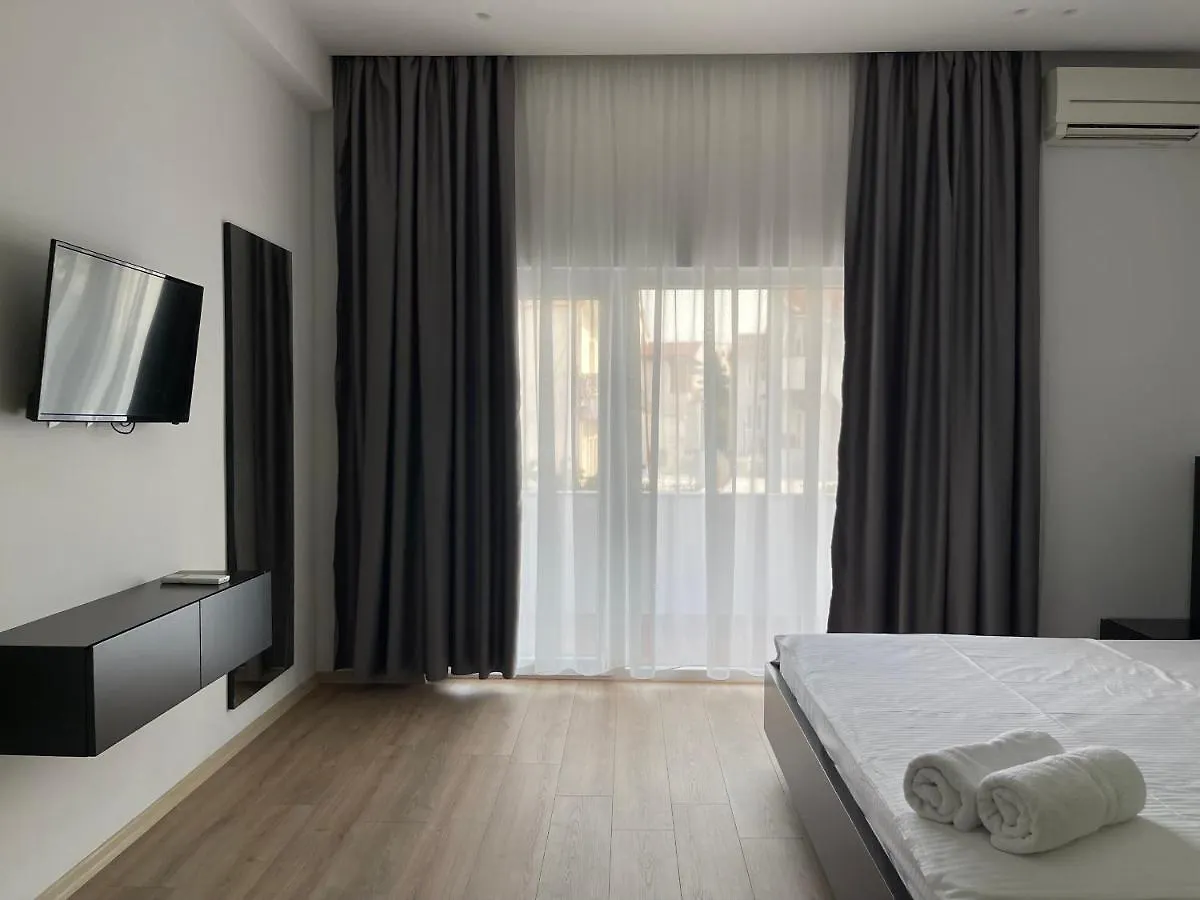 Ladi Rooms Tirana 4*,  Albánia