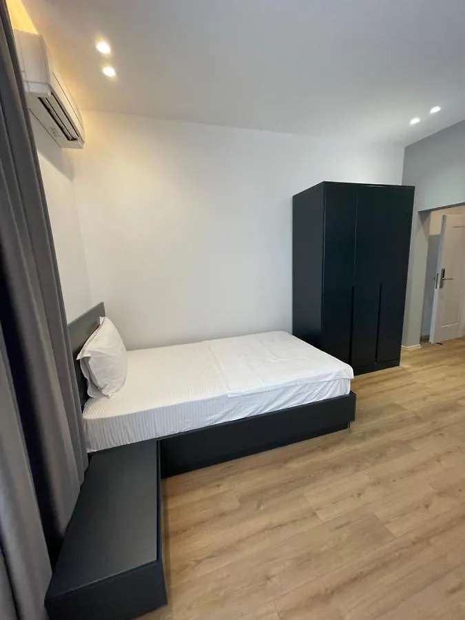 Ladi Rooms Tirana Szálloda