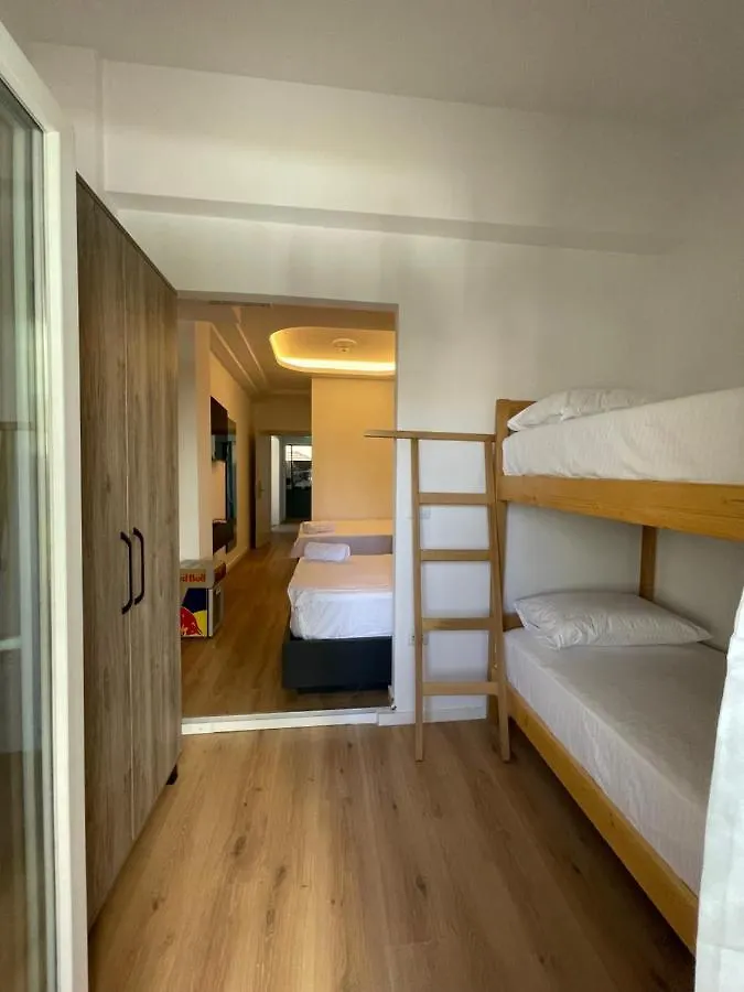 **** Szálloda Ladi Rooms Tirana Albánia