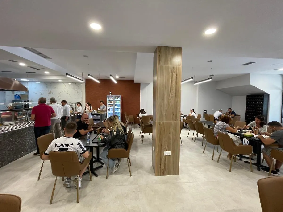 Ladi Rooms Tirana Szálloda