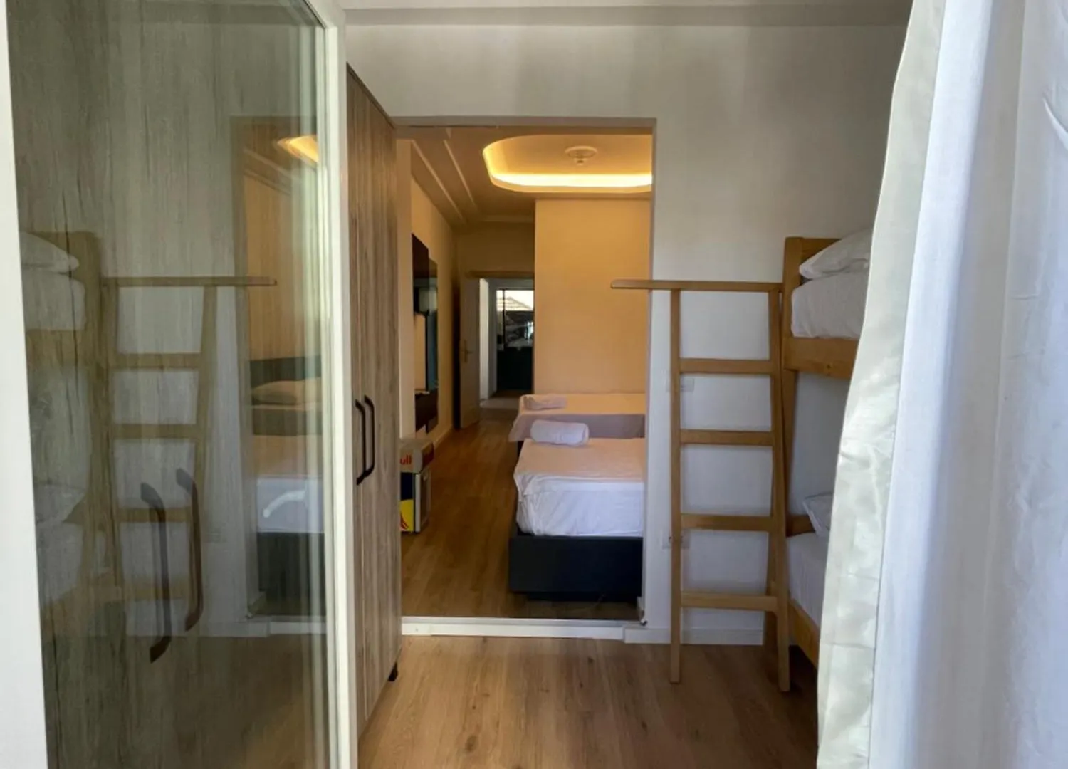**** Szálloda Ladi Rooms Tirana Albánia