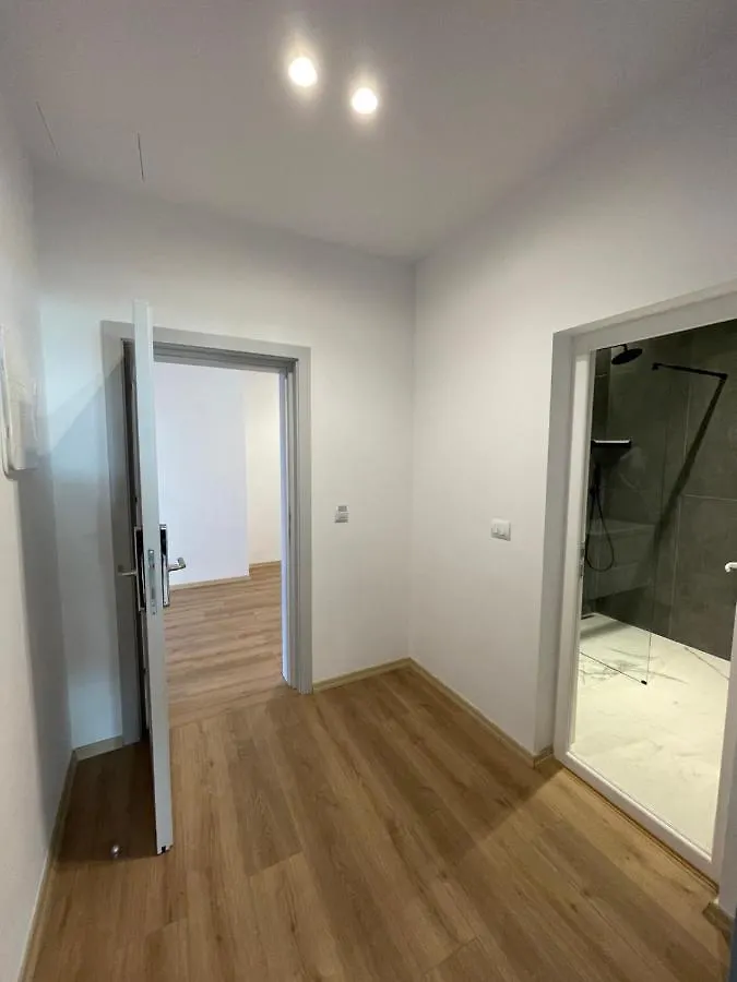 Ladi Rooms Tirana Szálloda